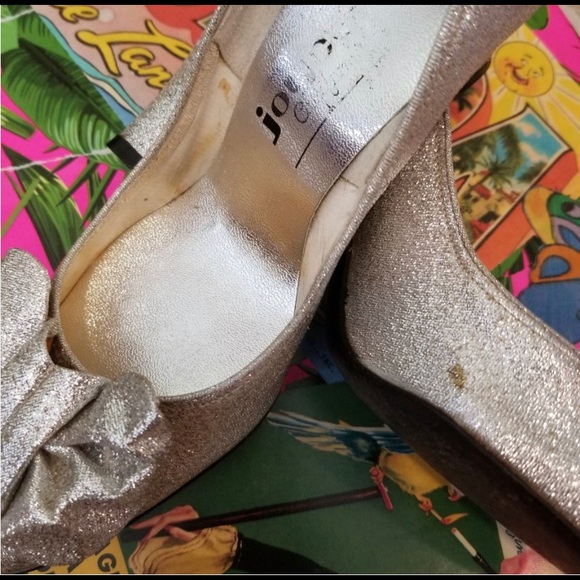 Vintage Metallic Silver Heels - Picture 4 of 4